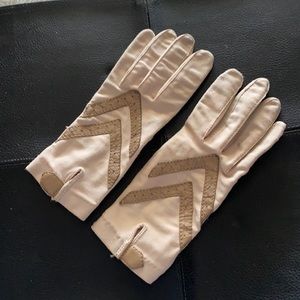 Isotoner Driving Gloves by Aris.  Tan/Cream one size.